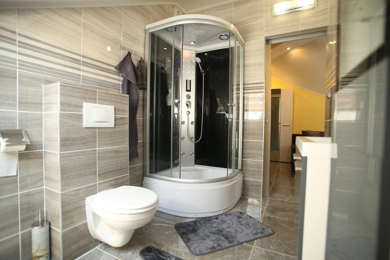 Centrum Lux 2 Apartmanok Kaposvár Exterior foto