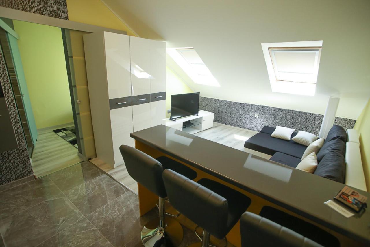 Centrum Lux 2 Apartmanok Kaposvár Exterior foto