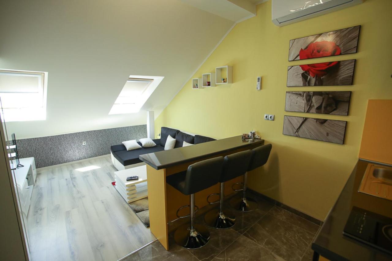 Centrum Lux 2 Apartmanok Kaposvár Exterior foto