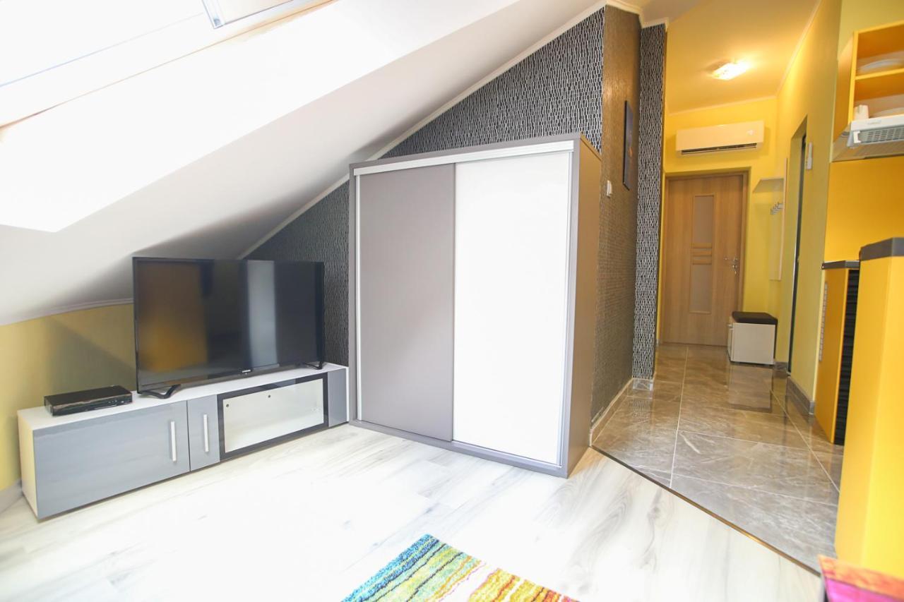 Centrum Lux 2 Apartmanok Kaposvár Exterior foto