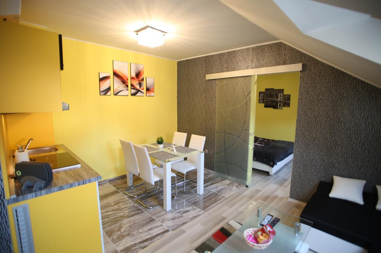 Centrum Lux 2 Apartmanok Kaposvár Exterior foto