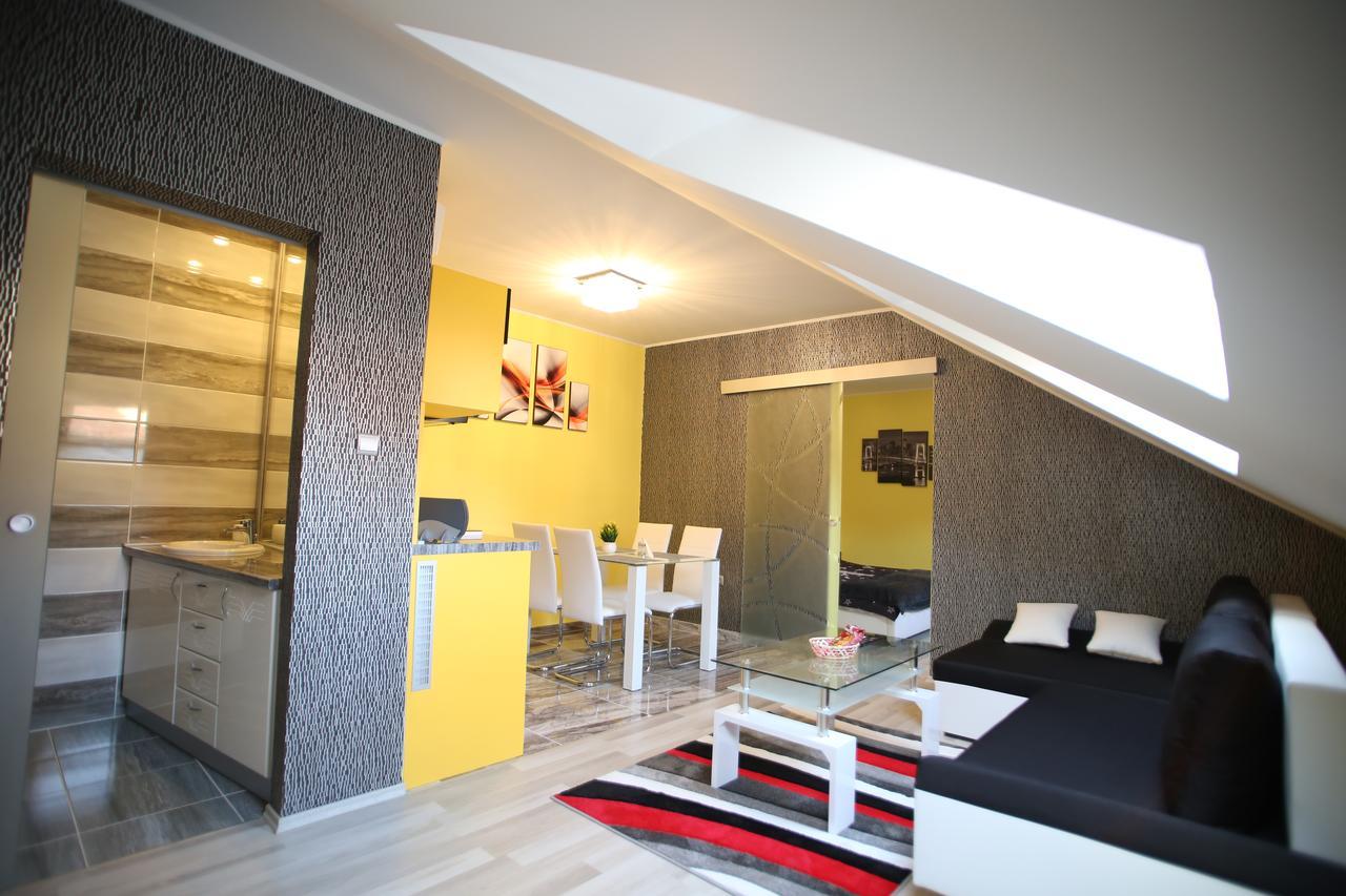 Centrum Lux 2 Apartmanok Kaposvár Exterior foto