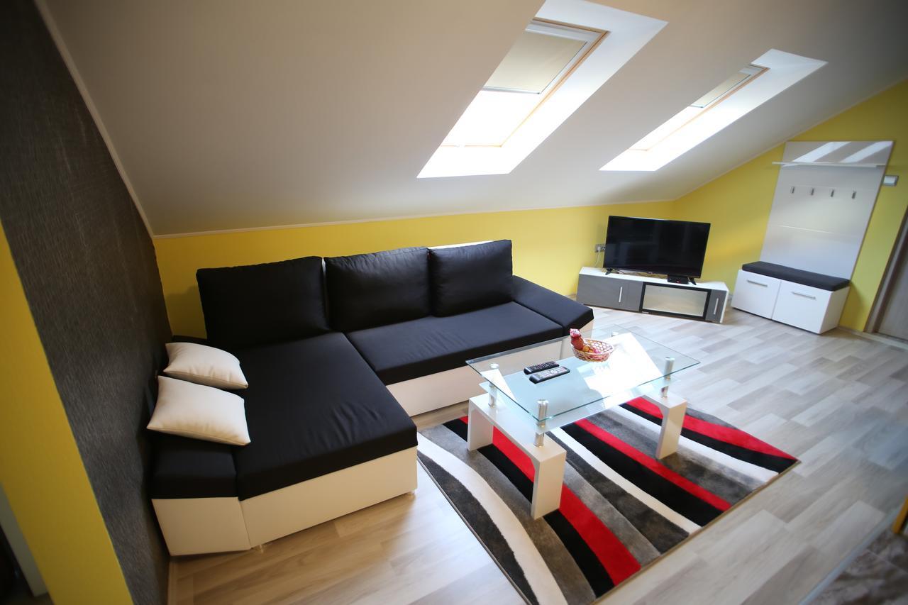 Centrum Lux 2 Apartmanok Kaposvár Exterior foto