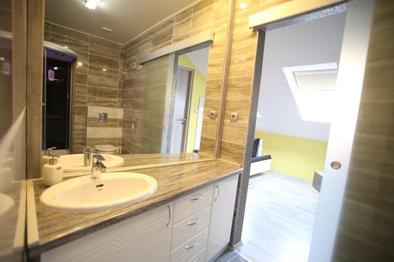 Centrum Lux 2 Apartmanok Kaposvár Exterior foto