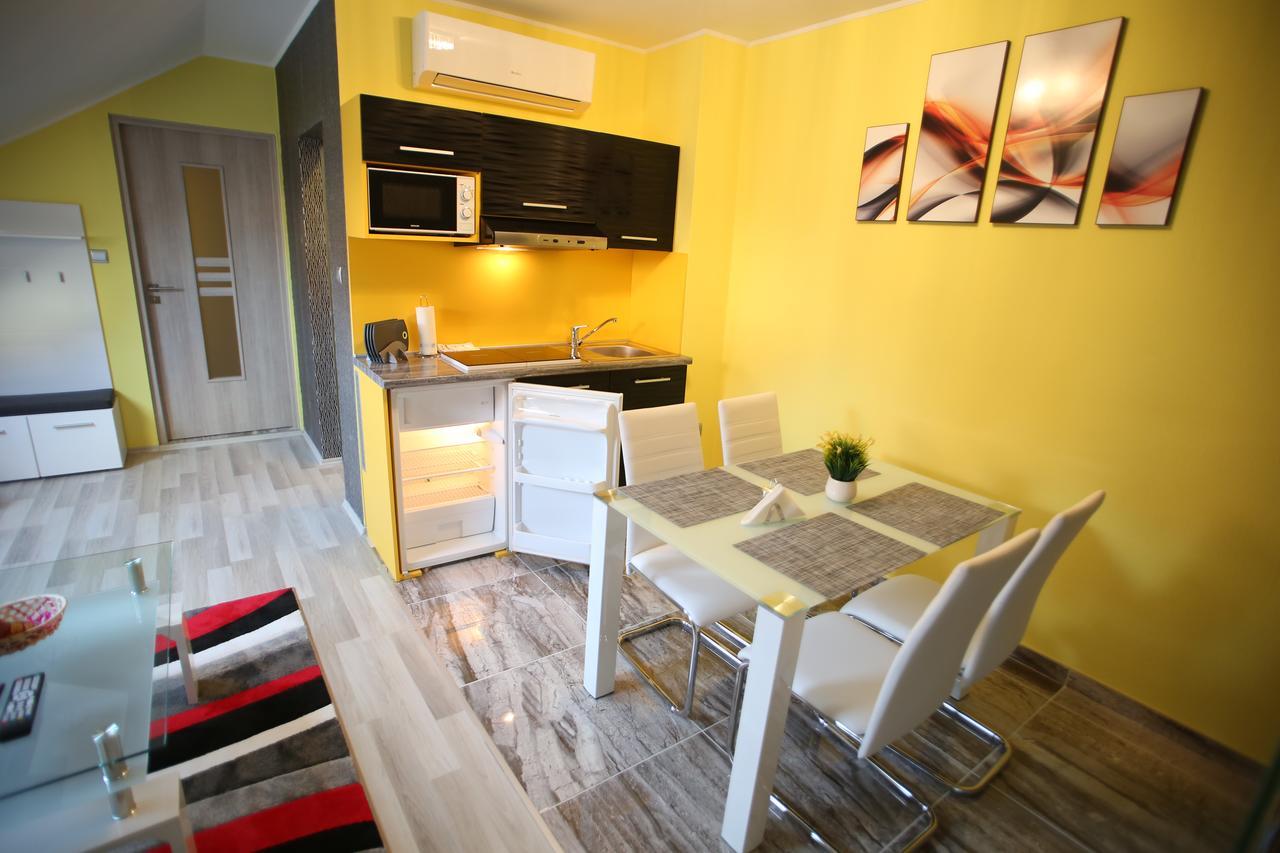 Centrum Lux 2 Apartmanok Kaposvár Exterior foto