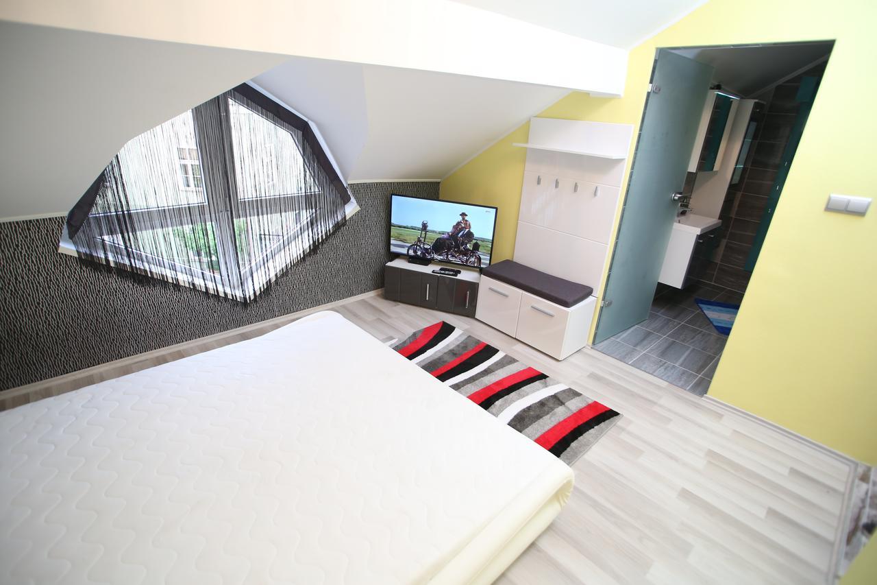 Centrum Lux 2 Apartmanok Kaposvár Exterior foto