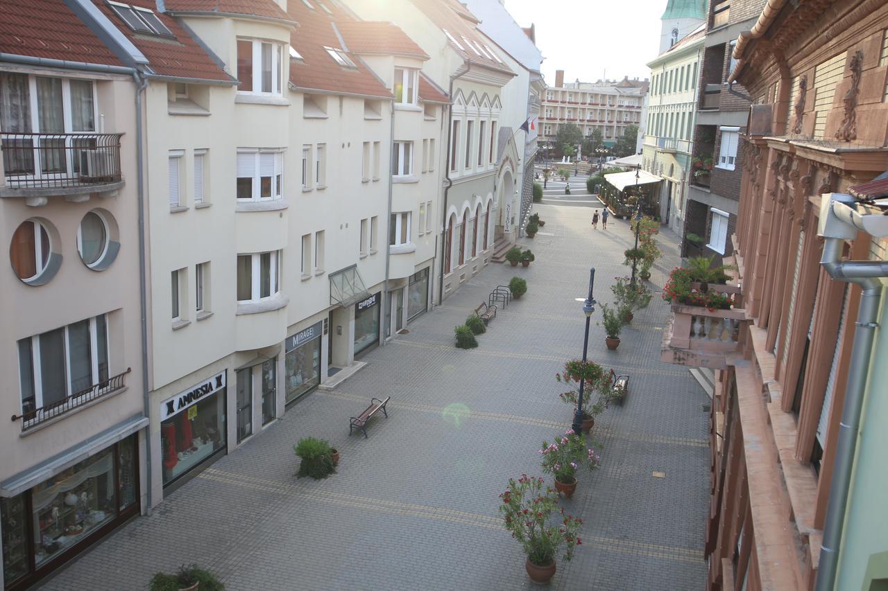 Centrum Lux 2 Apartmanok Kaposvár Exterior foto