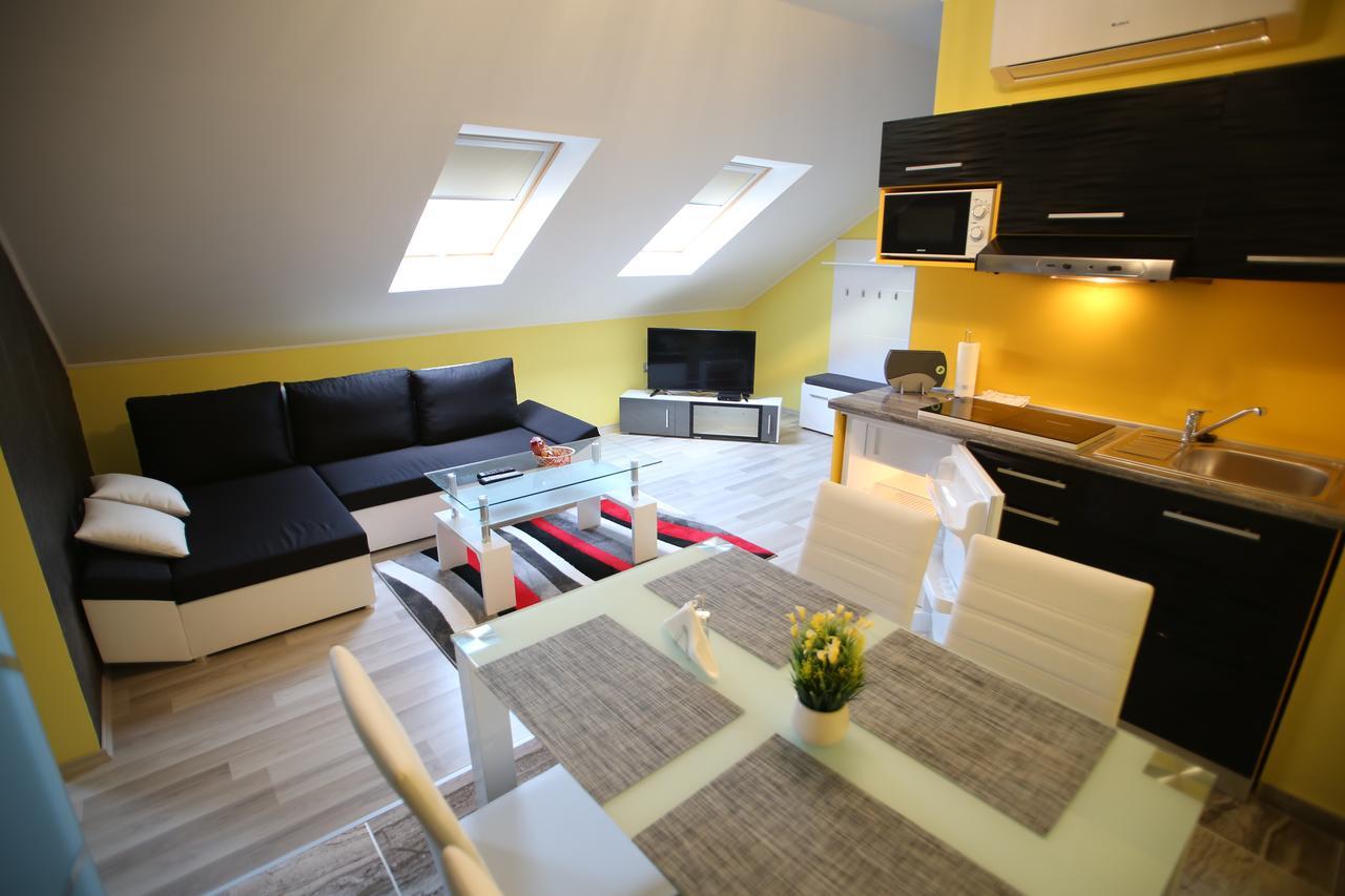Centrum Lux 2 Apartmanok Kaposvár Exterior foto