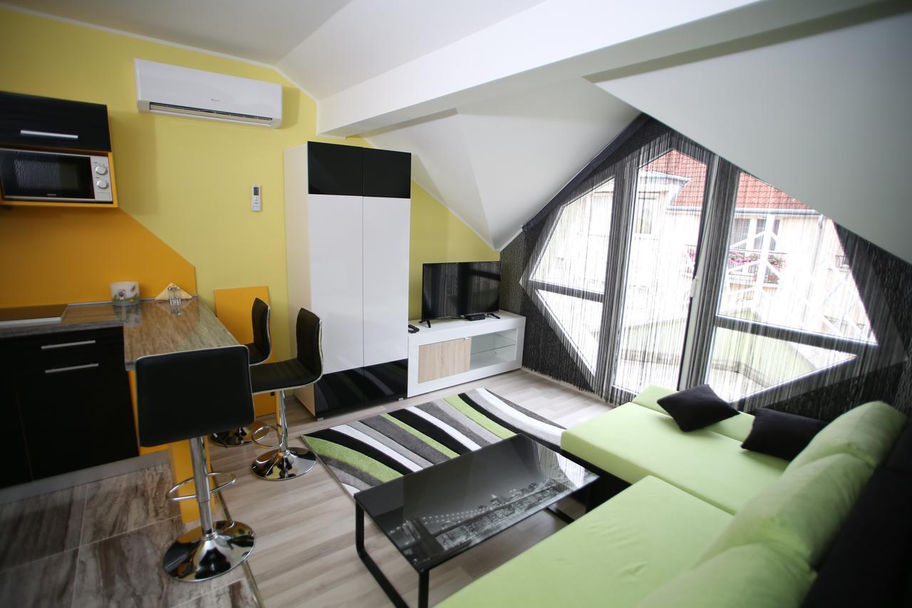Centrum Lux 2 Apartmanok Kaposvár Exterior foto