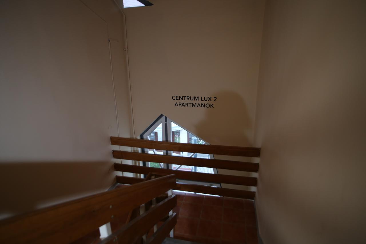 Centrum Lux 2 Apartmanok Kaposvár Exterior foto