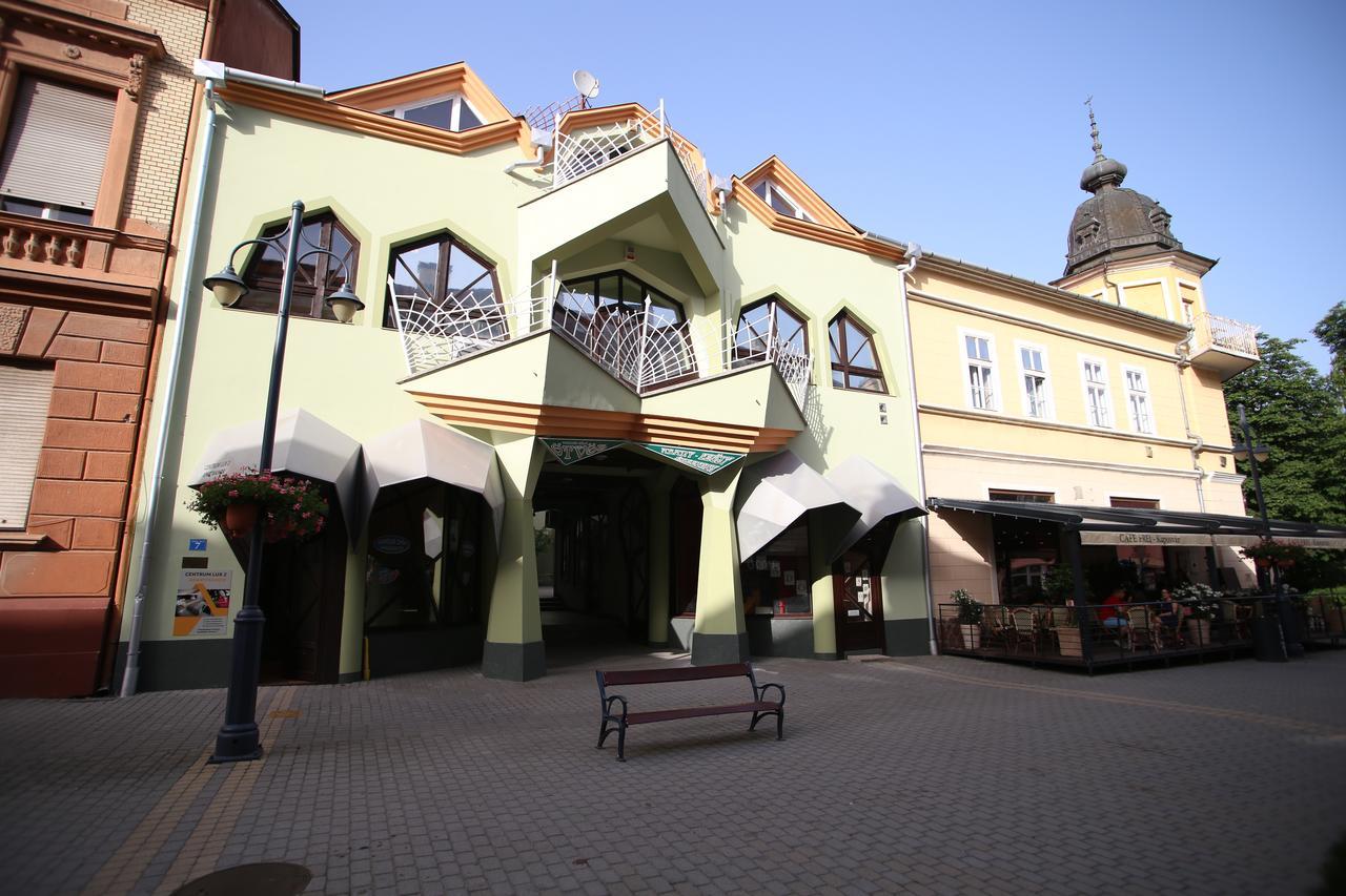 Centrum Lux 2 Apartmanok Kaposvár Exterior foto