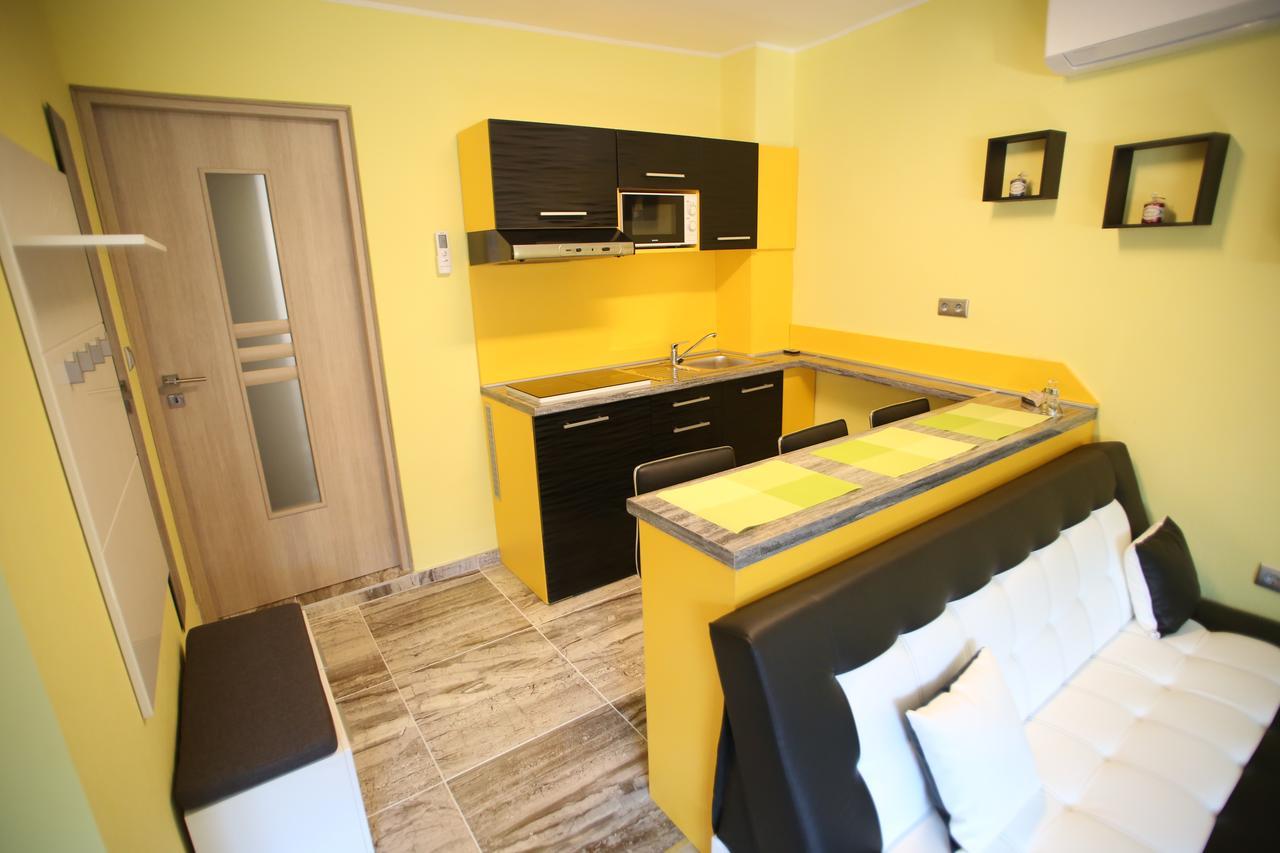 Centrum Lux 2 Apartmanok Kaposvár Exterior foto