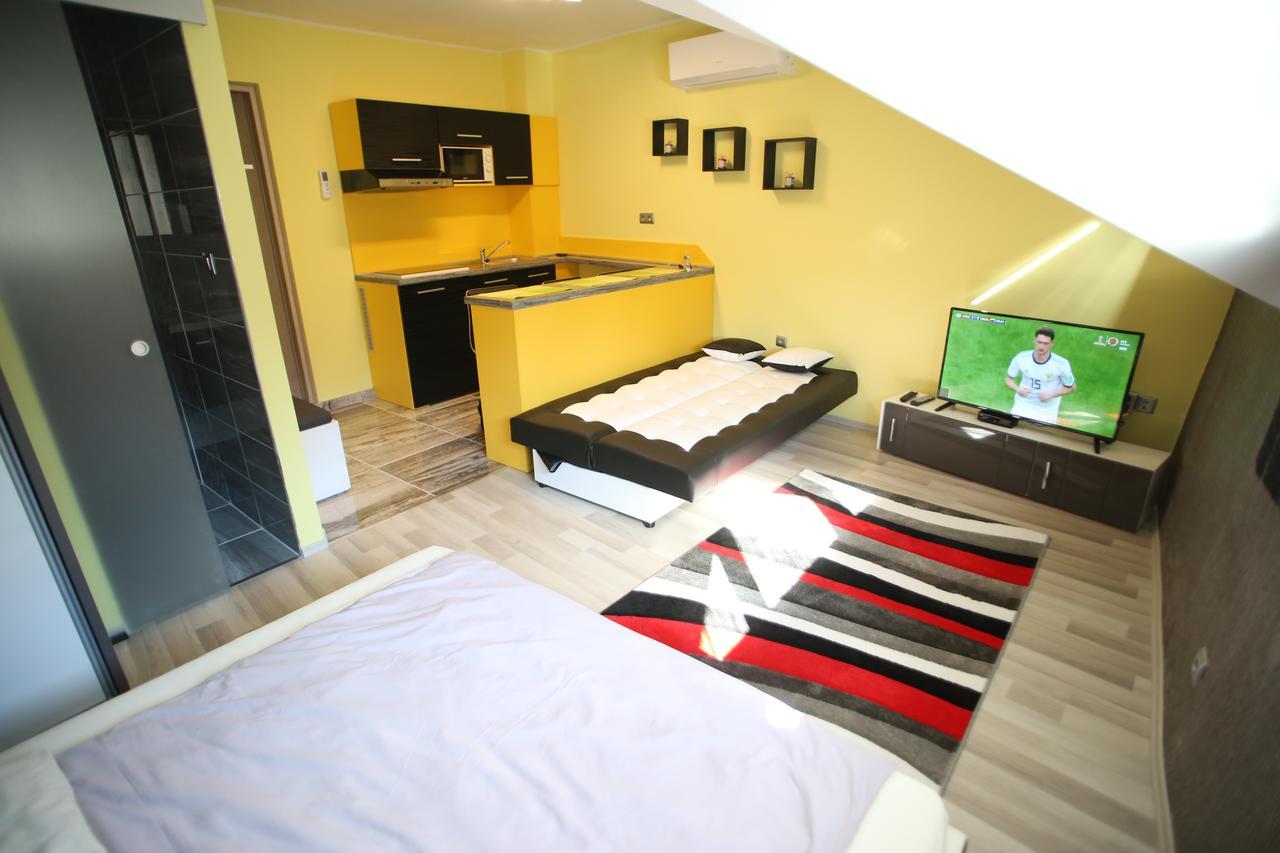 Centrum Lux 2 Apartmanok Kaposvár Exterior foto