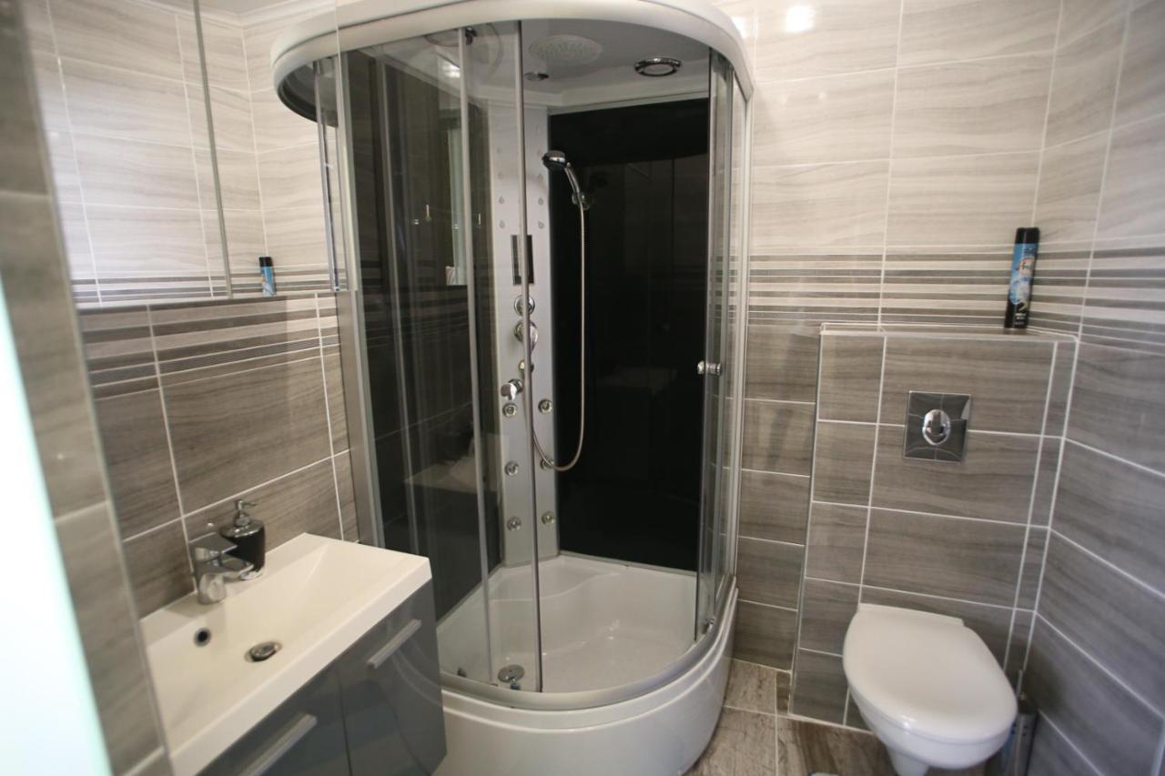 Centrum Lux 2 Apartmanok Kaposvár Exterior foto